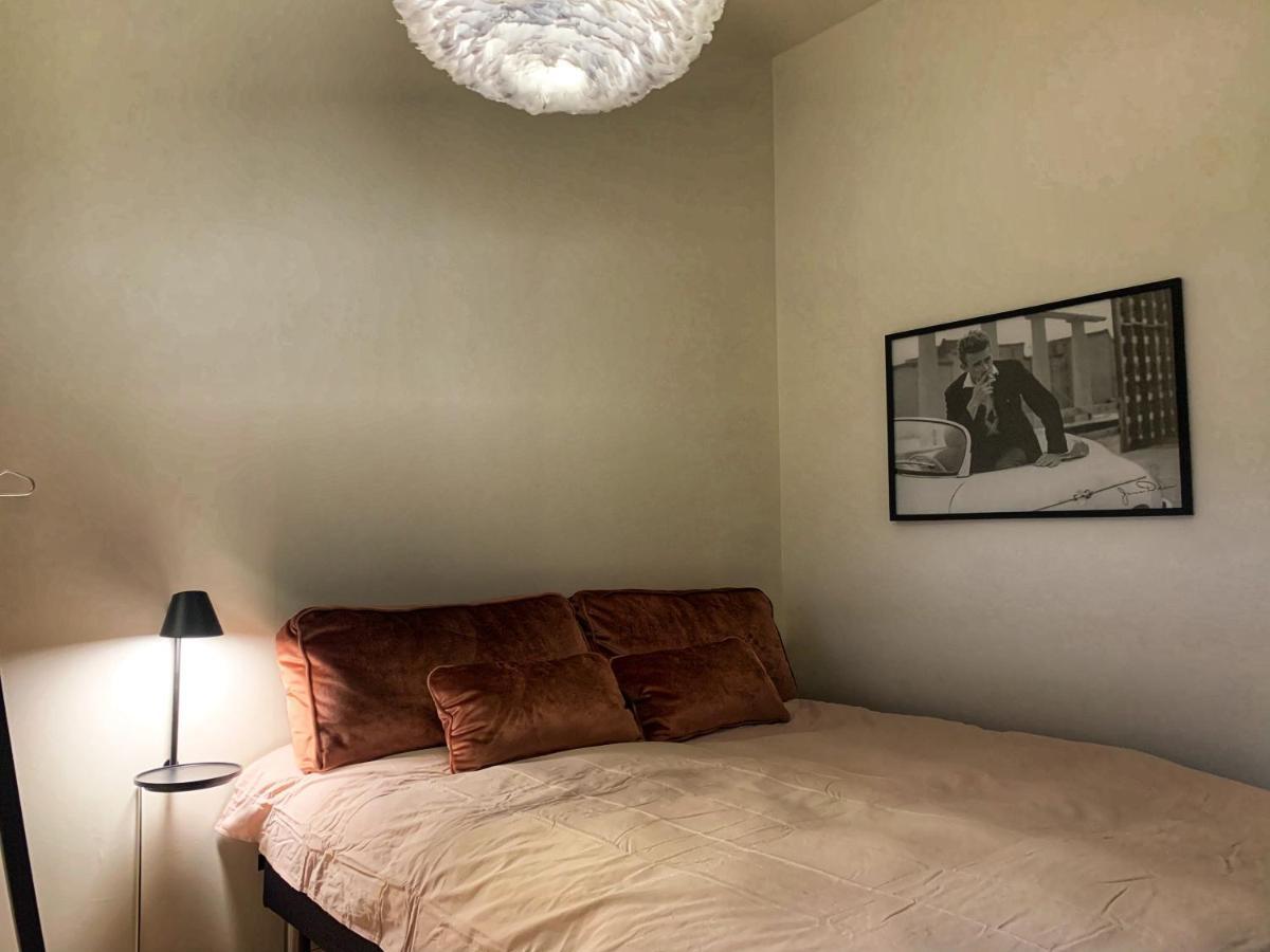 Broncks Apartment 5 - Modern 2-Bedroom In The Heart Of トースハウン エクステリア 写真
