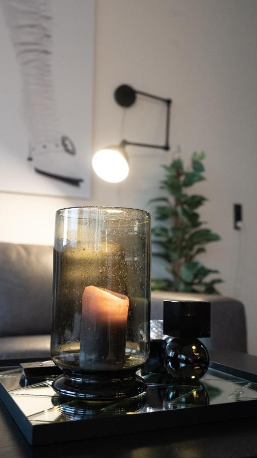 Broncks Apartment 5 - Modern 2-Bedroom In The Heart Of トースハウン エクステリア 写真