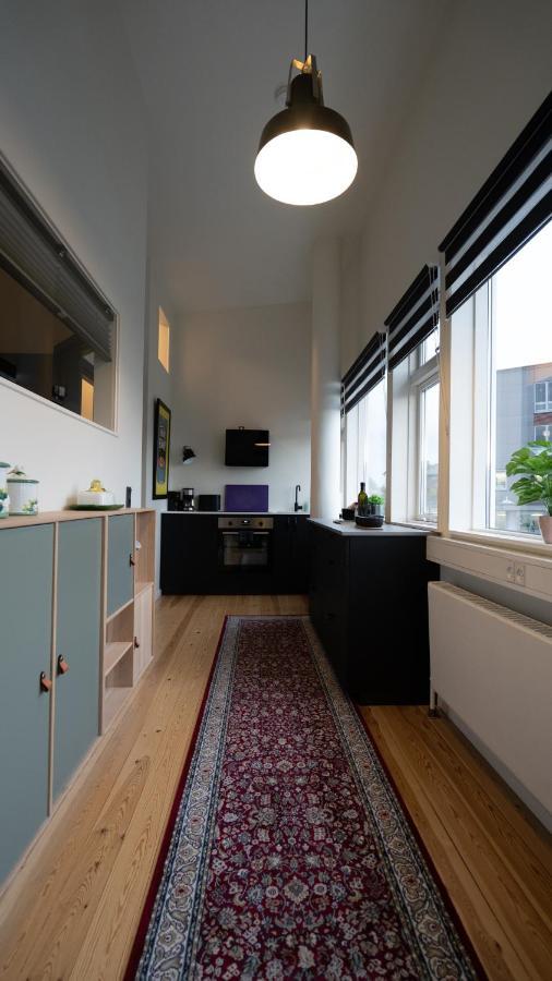 Broncks Apartment 5 - Modern 2-Bedroom In The Heart Of トースハウン エクステリア 写真