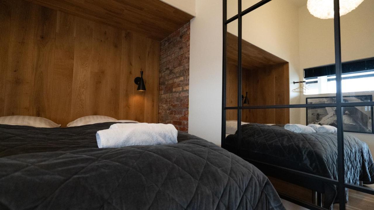 Broncks Apartment 5 - Modern 2-Bedroom In The Heart Of トースハウン エクステリア 写真